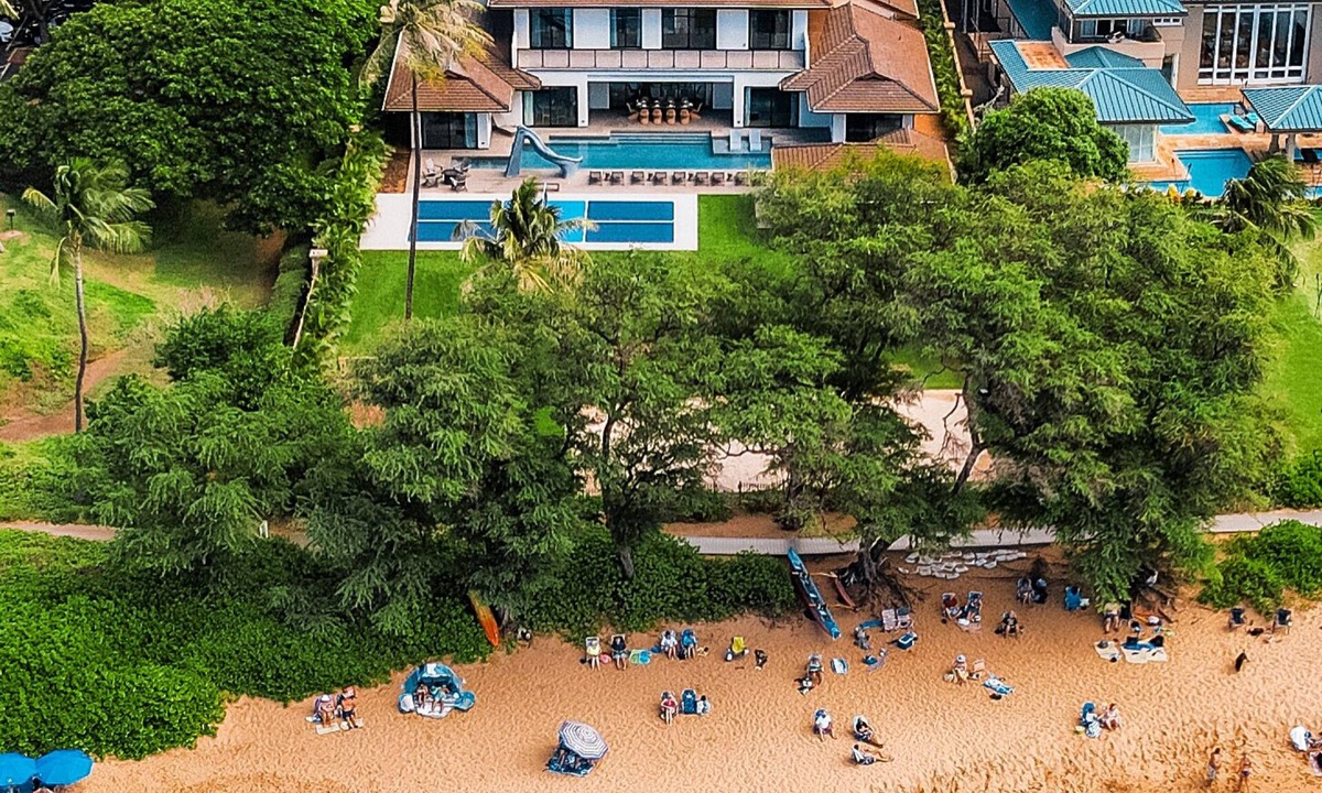 Kaanapali House | #1 Luxury BEACHFRONT! Pickleball, Sand Volleyball, 2 Gyms, Pool
