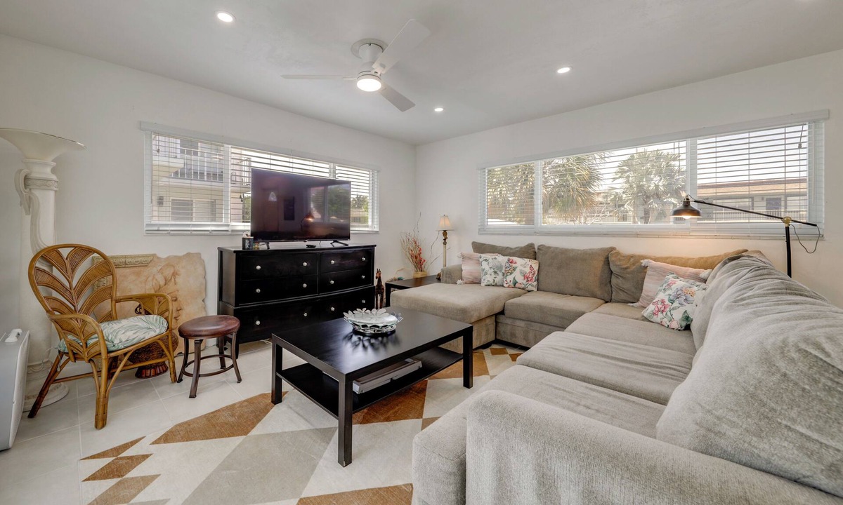 Cypress Point Condo | 1 Mi to Pompano Beach! Couple’s Retreat w/Pool