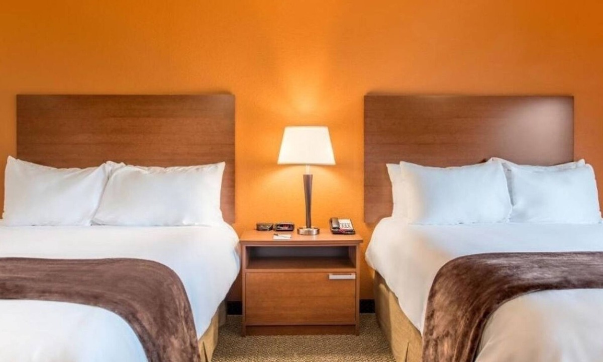 Lebanon Hotel | 2 Pet-Friendly Rooms Designed for Extended Stays w/Full Kitchen