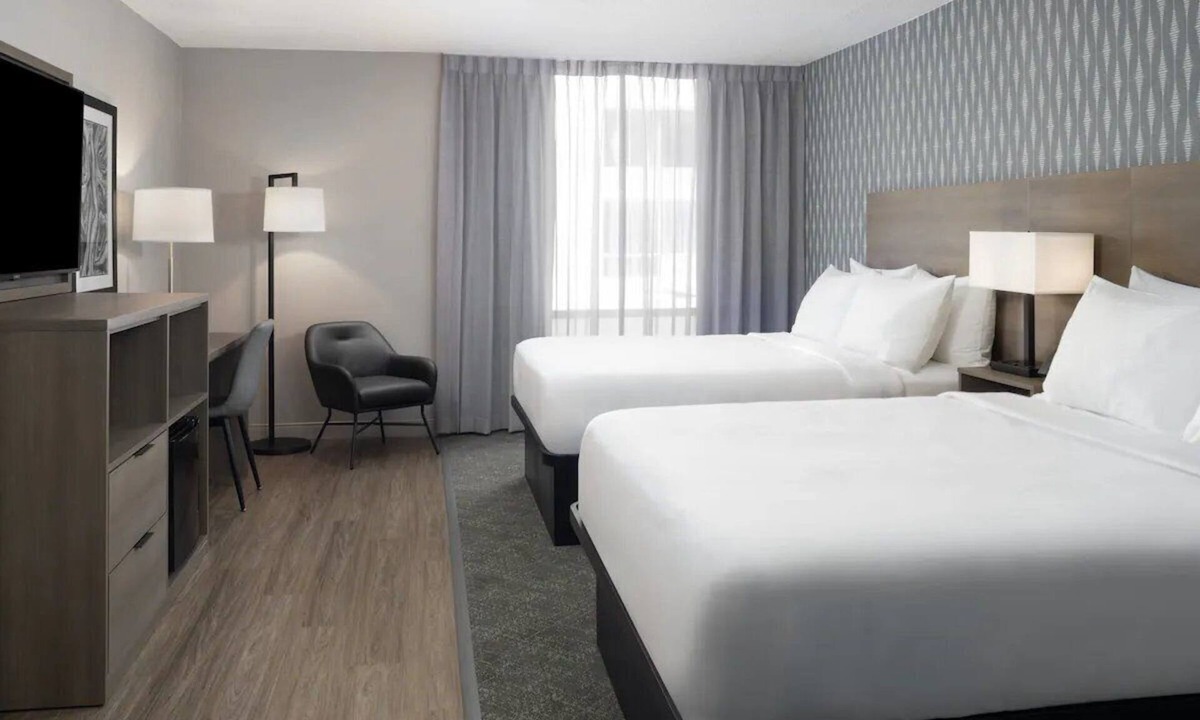 Prudential - St. Botolph Hotel | 2 Pet-Friendly Stay in Boston near Franklin Park Zoo - 2.7 miles | Free Parking