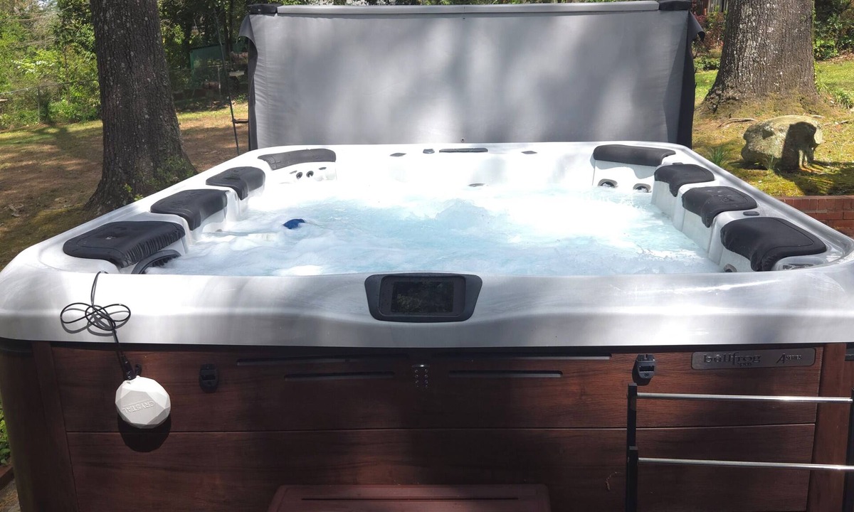 East Point House | 3br/3ba 5 Bed Spacious Home With 8 Seat Hot Tub