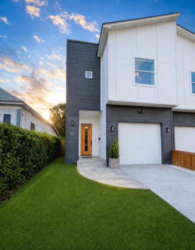 Near East Side House | 4 Bedroom House Downtown San Antonio Sleeps 12 Patio Walk to Riverwalk Alamodome Pet Friendly