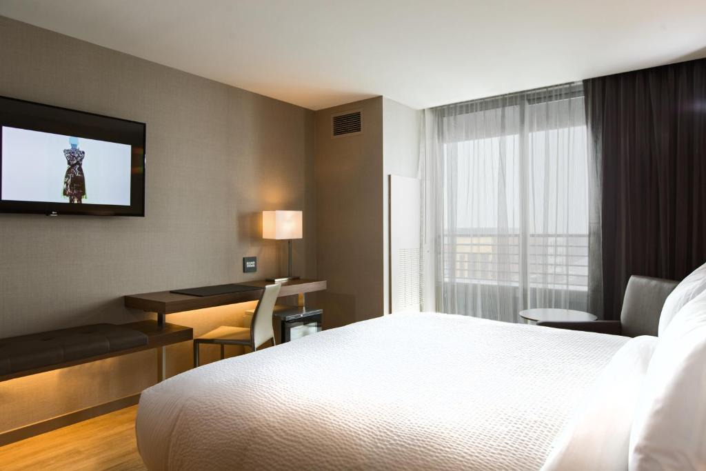 West Chester Hotel | AC Hotel Cincinnati at Liberty Center