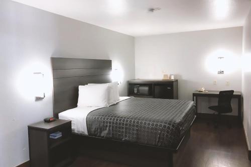 Arena District Hotel | Americas Best Value Inn & Suites San Antonio Arena District