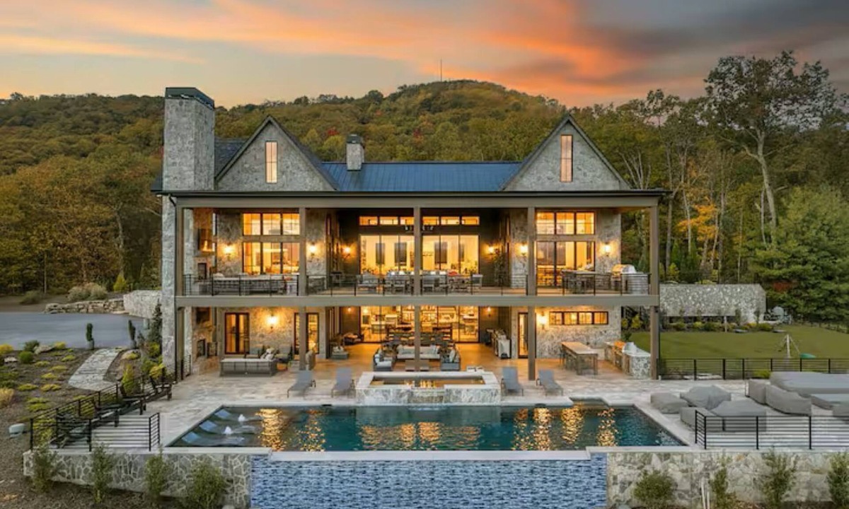 Mineral Bluff House | Arrowhead Point Estate - Breathtaking Mansion