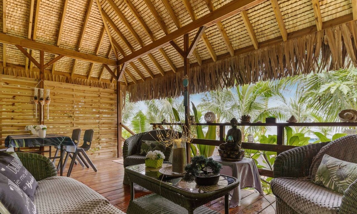 Moorea-Maiao Apartment | Beachfront Bungalows With Sunset Views in Haapiti