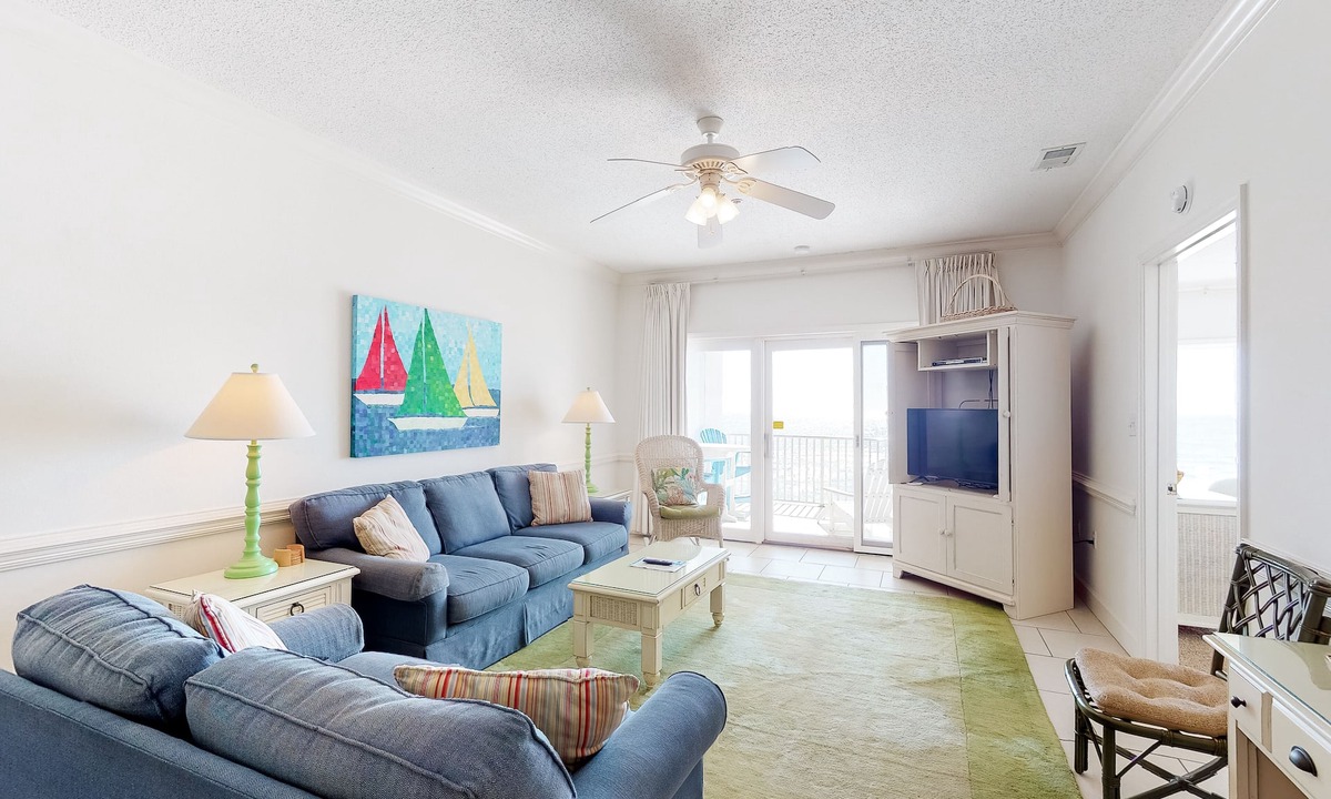 Orange Beach East Condo | Beachfront condo overlooking the Gulf w/pool & sundeck Near dining/shops