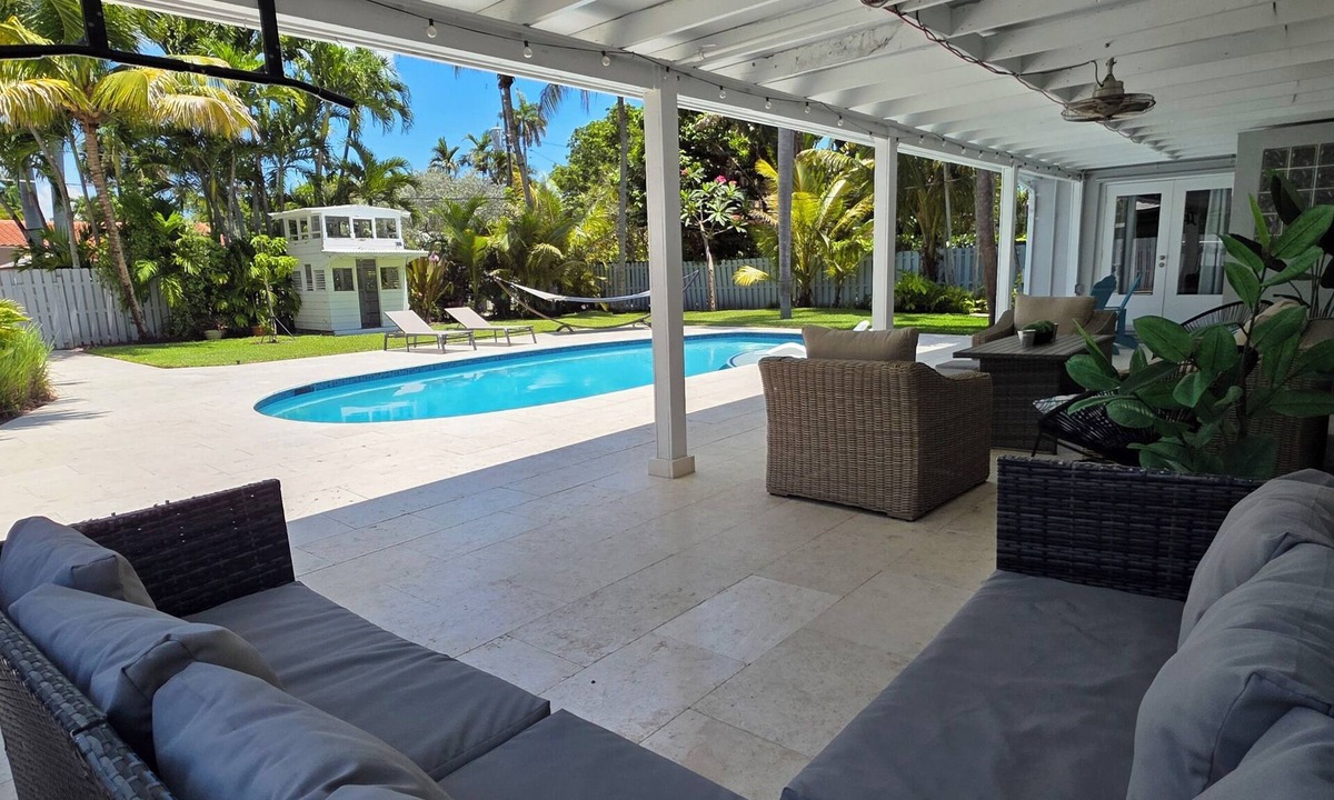 South Lake House | Beautiful 3Br/2Ba House w/Heated Pool