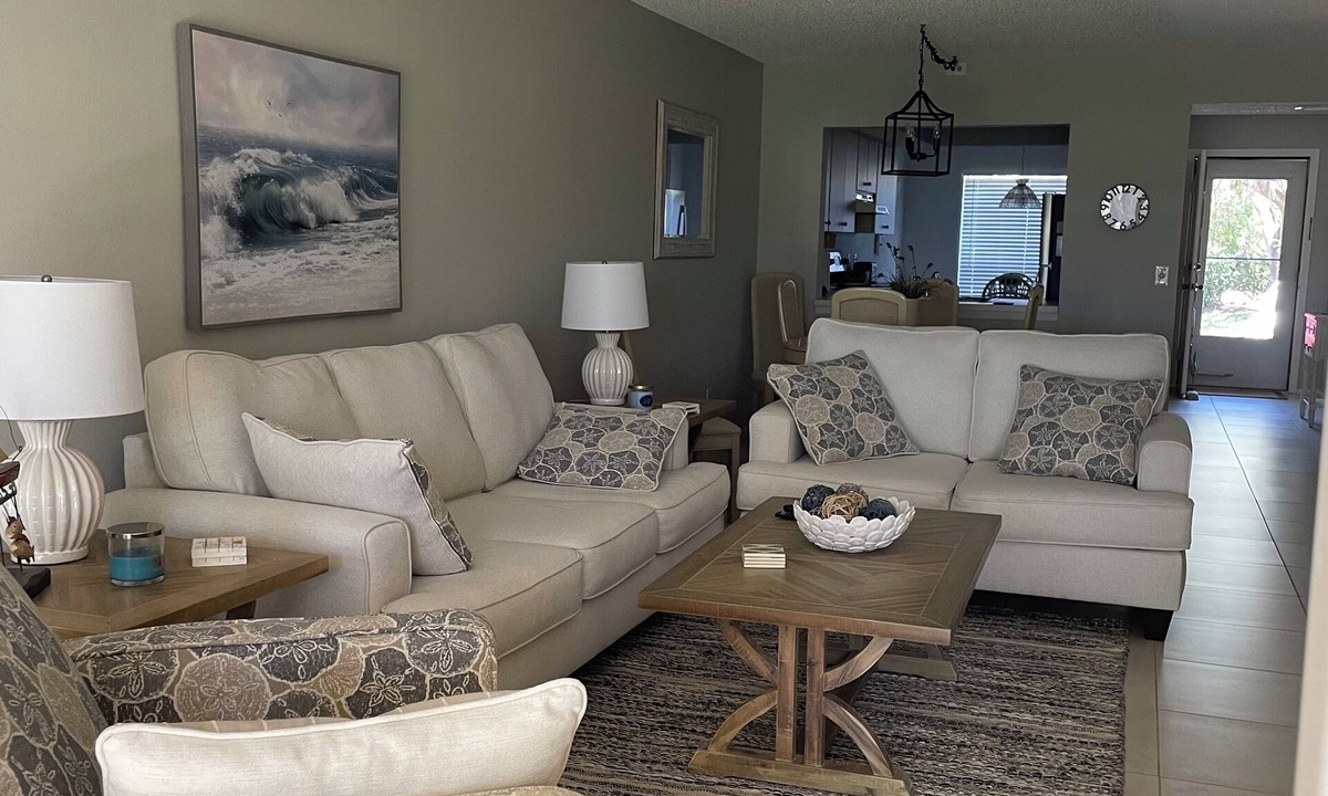 The Meadows Condo | Beautiful Meadows Country Club 2 bed/2 bath 1st floor condo in Woodland Grove.