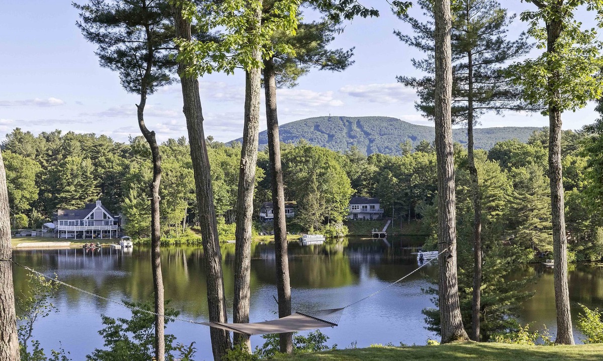 Westminster House | Beautiful Private Lakehouse & Infinity Pool 1 Hour to World Cup Boston Stadium!
