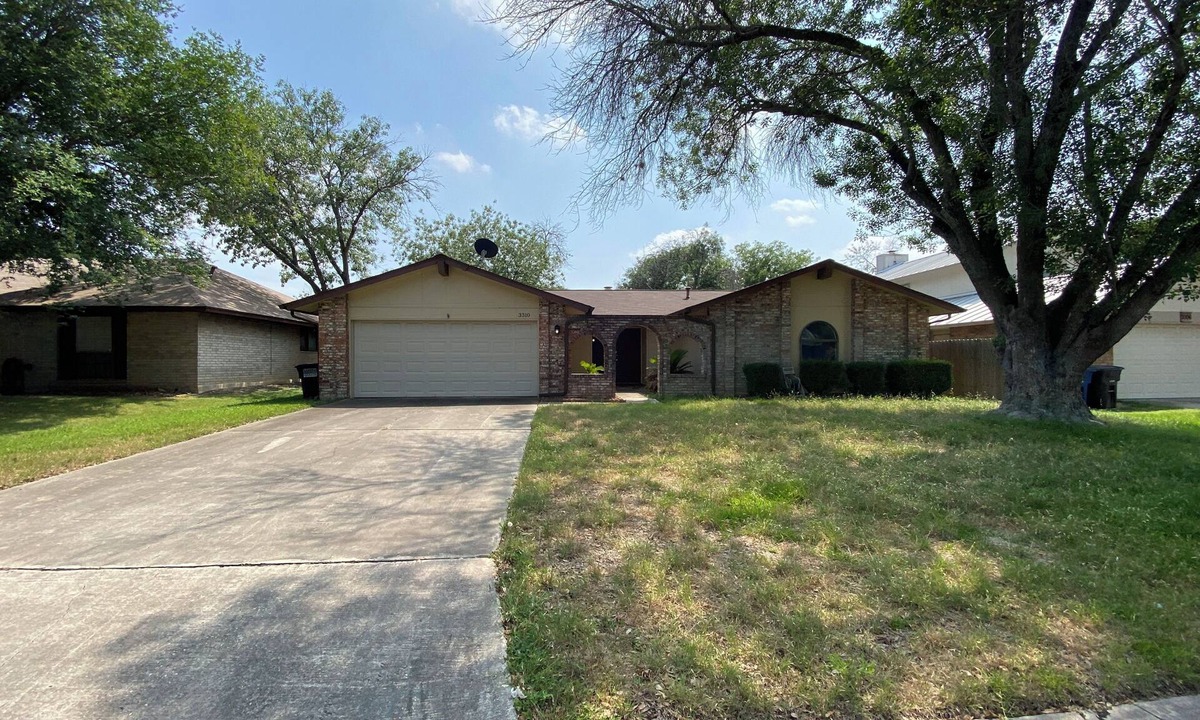 North San Antonio - SAT House | Beautifully remodeled 3 bedroom home with modern furniture and AC in San Antonio