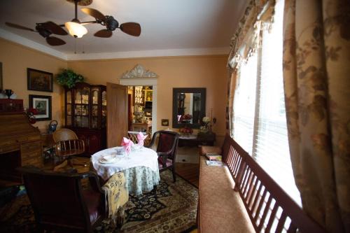 Mount Airy Bed & Breakfast | Bees B & B