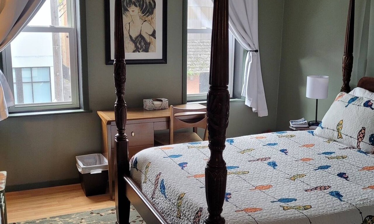 Niles Apartment | Boutique Downtown Loft on the NODE, Walk Everywhere, 20 Min Drive to Notre Dame