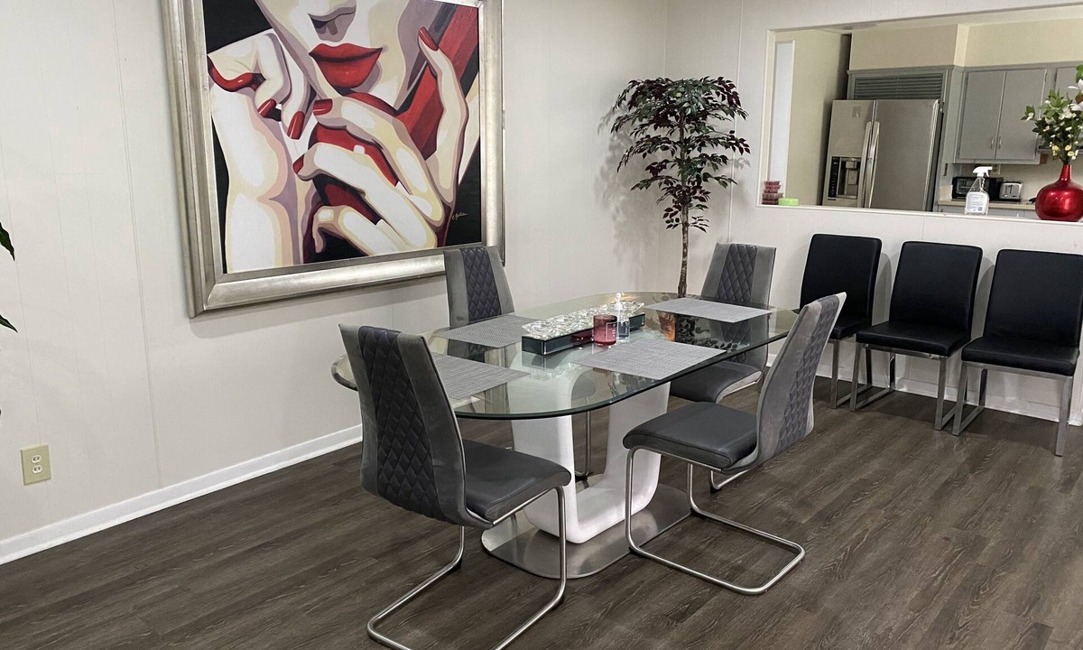 North Buckhead House | Buckhead 7 BDR Home by lenox 10Bed 20ppl park free