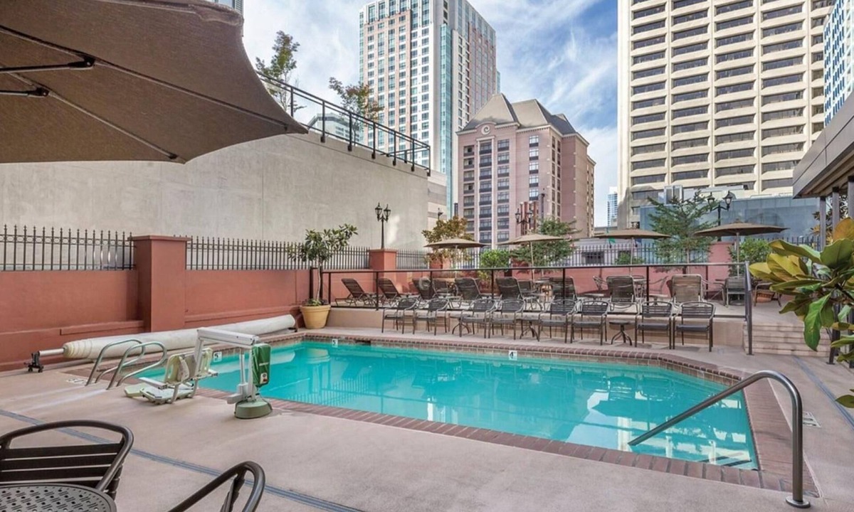Downtown Seattle Resort | Central Seattle Escape Near Pike Place Market & Space Needle Studio Hotel