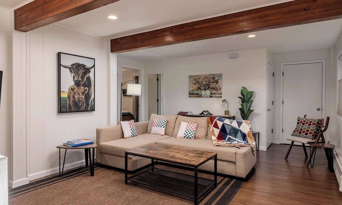 Fairview House | Central Spacious 3BR - 1 Min walk to Sports Arena
