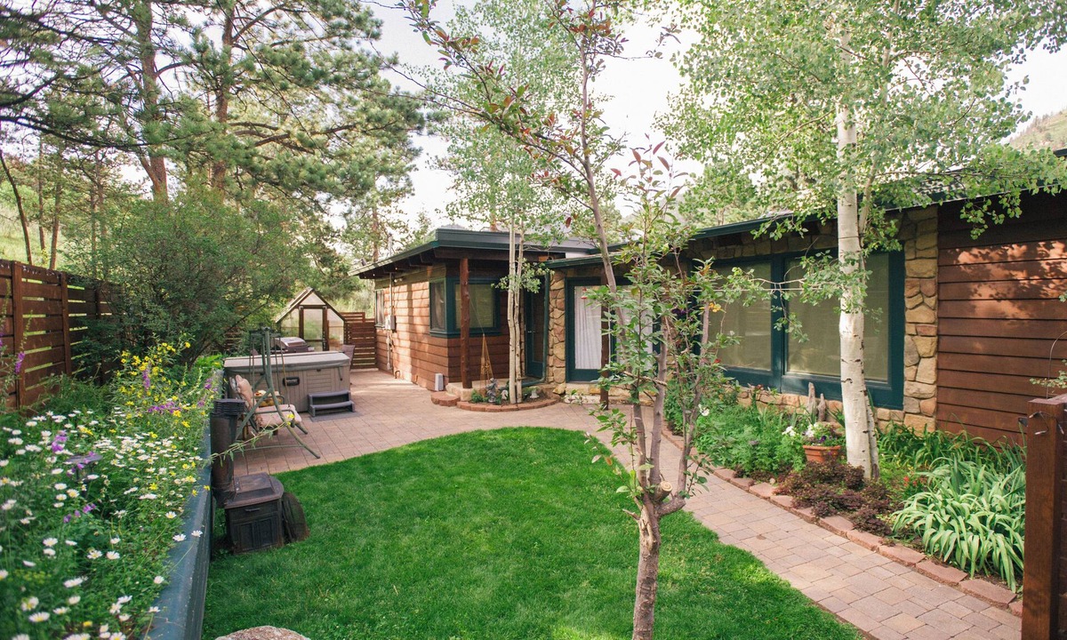 Cascade-Chipita Park Apartment | Charming Private Mountain Haven with Hot Tub; Eco-Friendly!