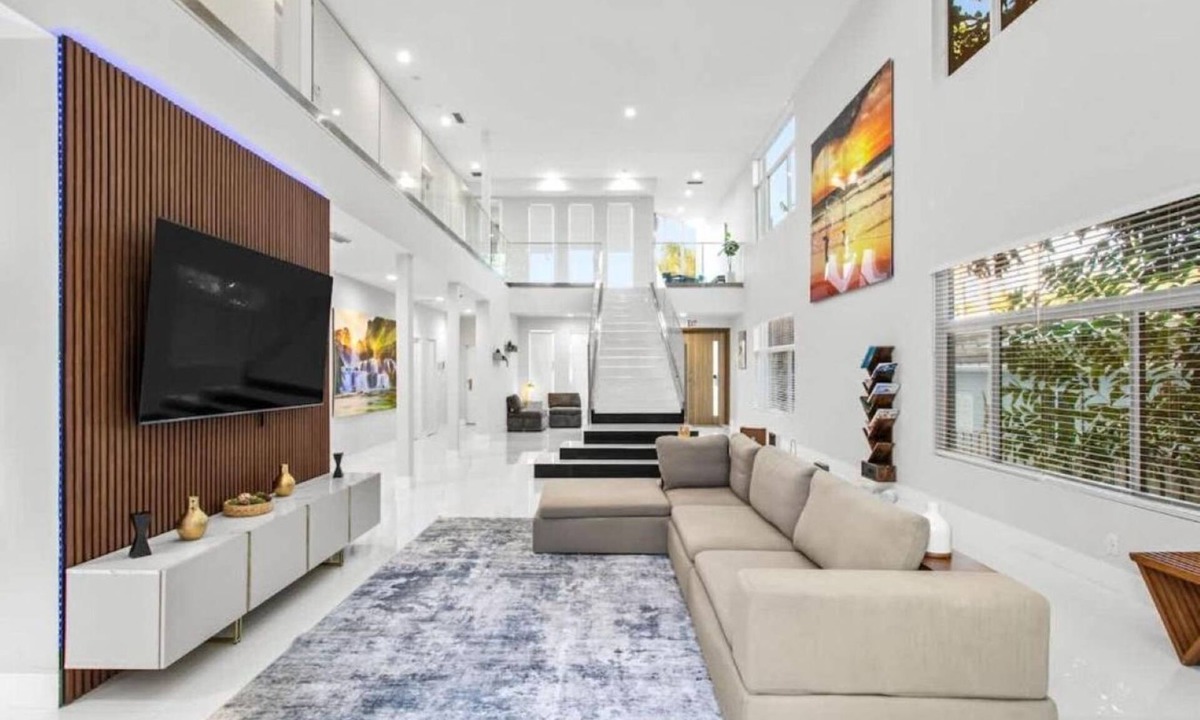 South Lake Villa | Chic Villa by Glam Homes