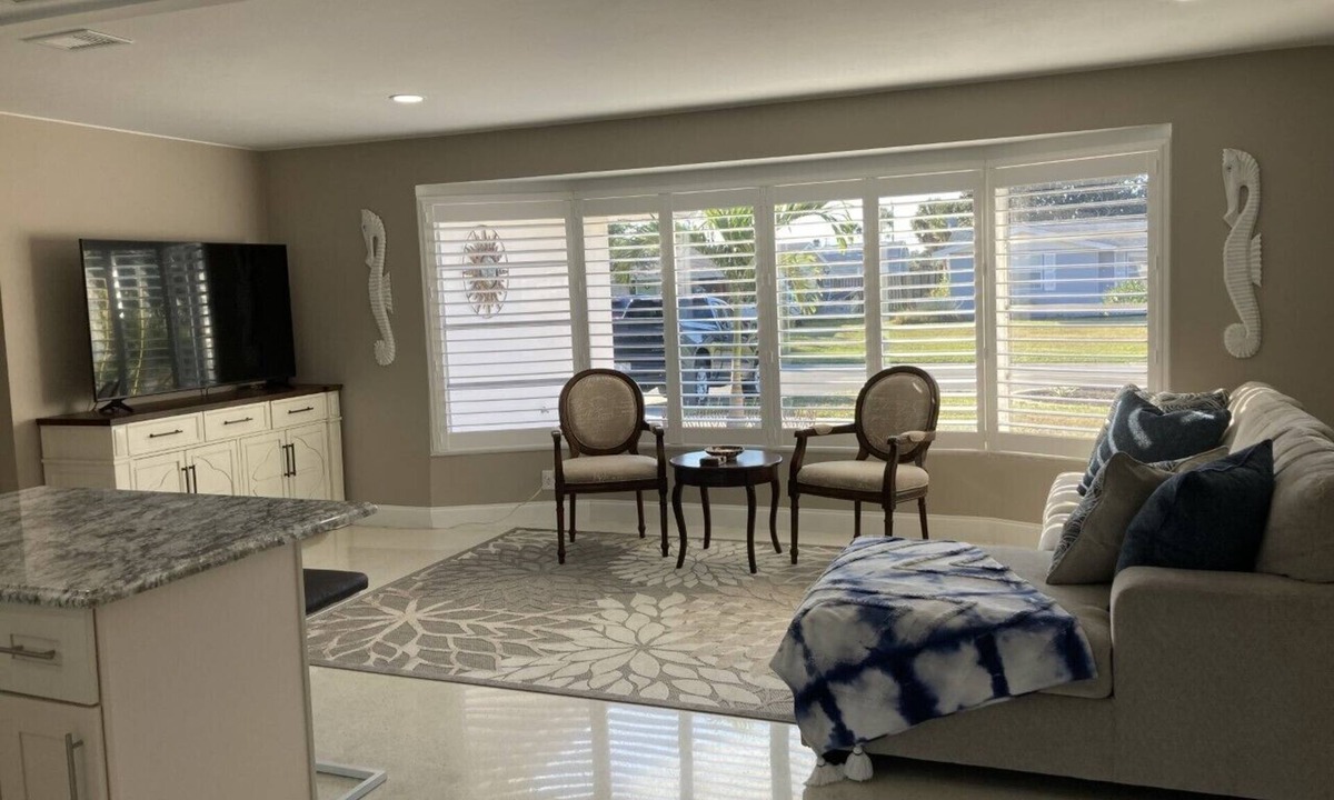 Venice Gardens House | Completely remodeled 3bdrm/2.5bath heated pool