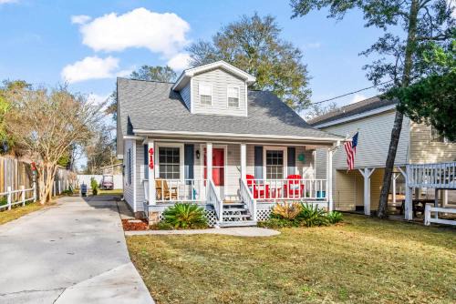 Crescent Beach House | 'Coral Cottage' - North Myrtle Beach Family House