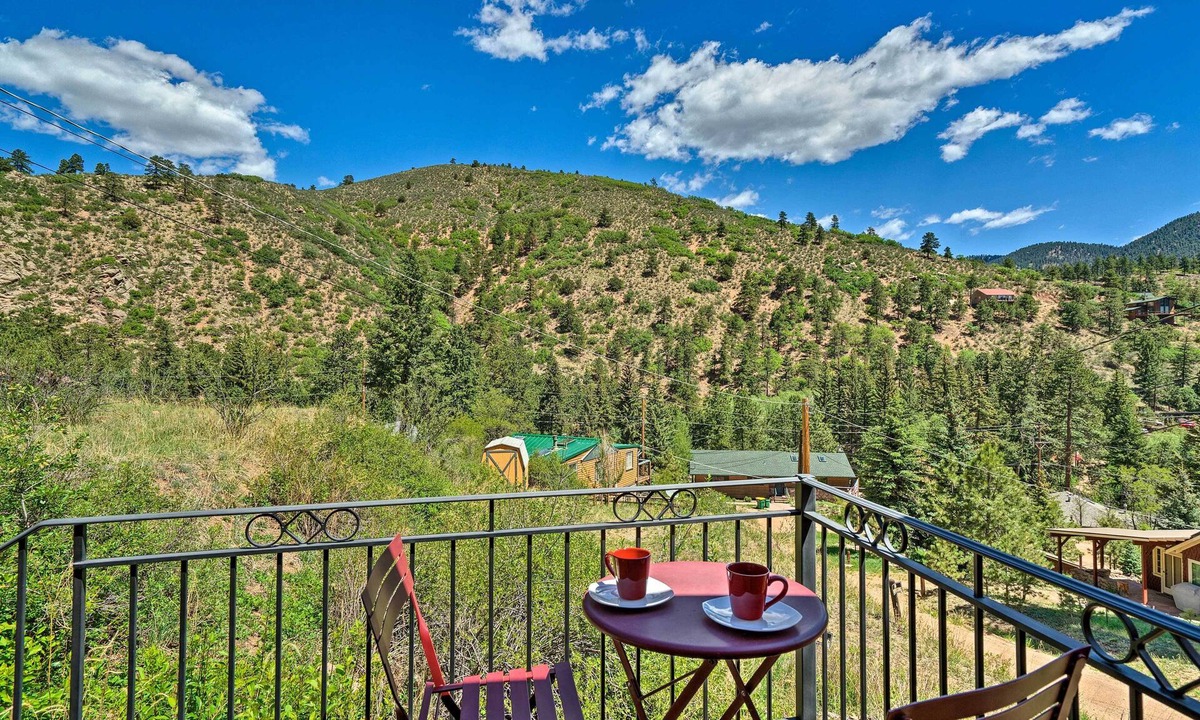 Green Mountain Falls House | Cozy CO Rocky Mountain Retreat Near Pikes Peak!