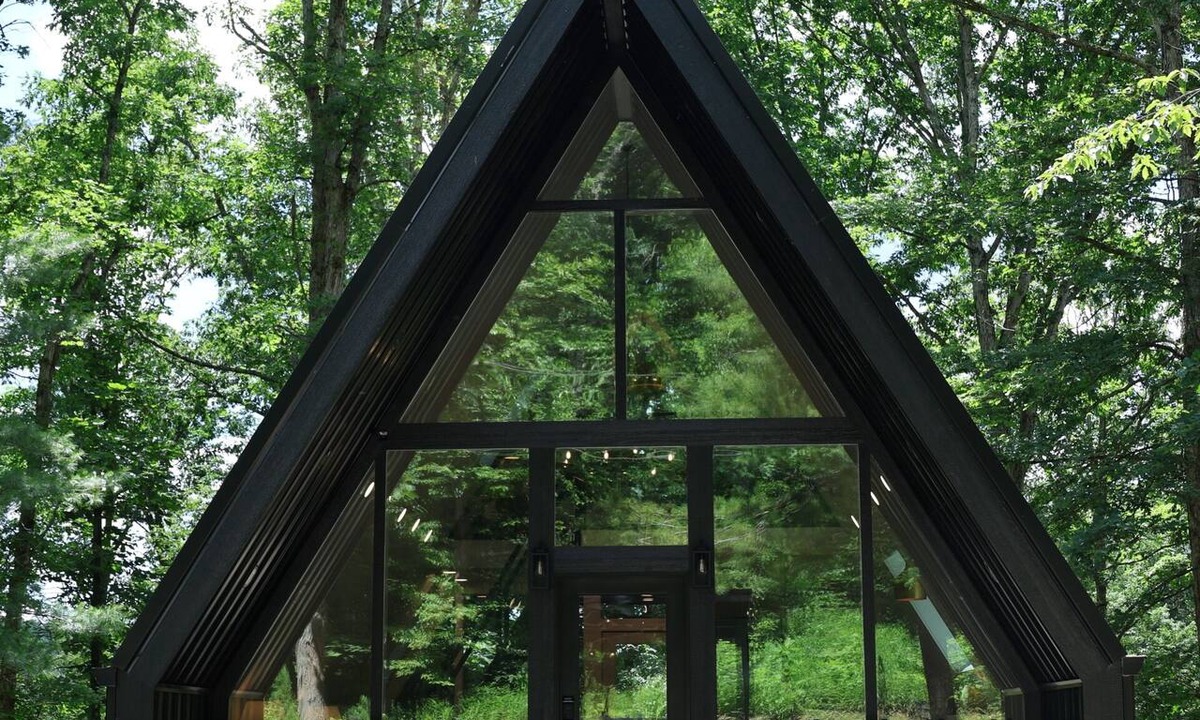Logan Cabin | Creative Cabins - The Frame