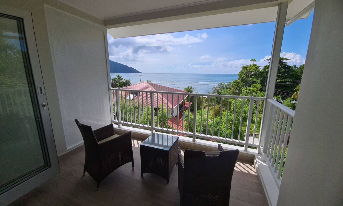 Mare Anglaise House | CRYSTAL SHORES Self Catering Apartments