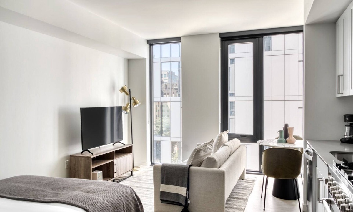 Downtown Seattle Apartment | Deluxe First Hill Studio w/Gym & Coworking, by Blueground