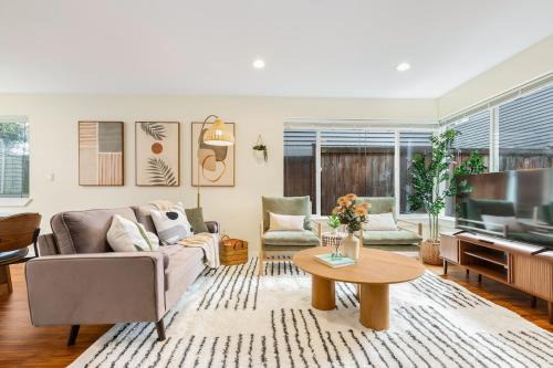 East Queen Anne House | Designated Parking AC Walks to Space Needle DT