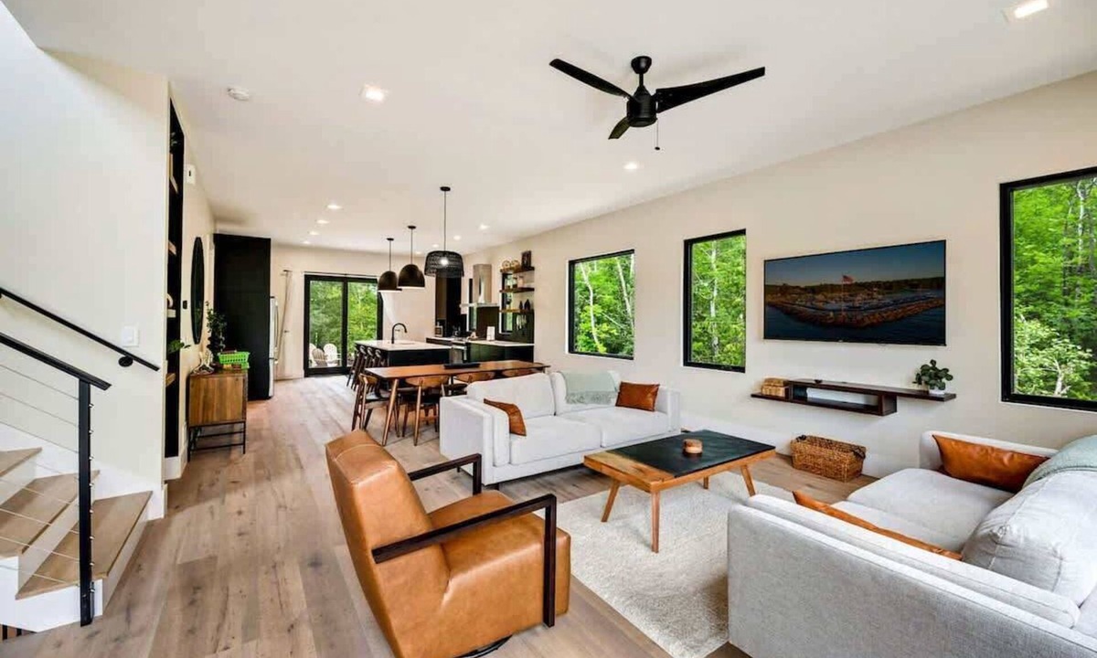 Egg Harbor House | Designer Luxury Home · Walk to Downtown Egg Harbor