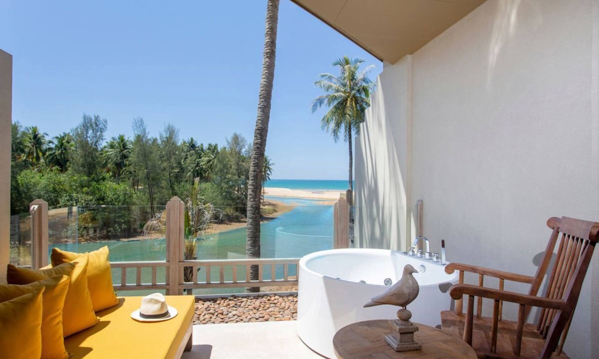 Khuk Khak Beach Villa | Devasom Beach Resort & Villas - Seaside Junior Suite with Jacuzzi