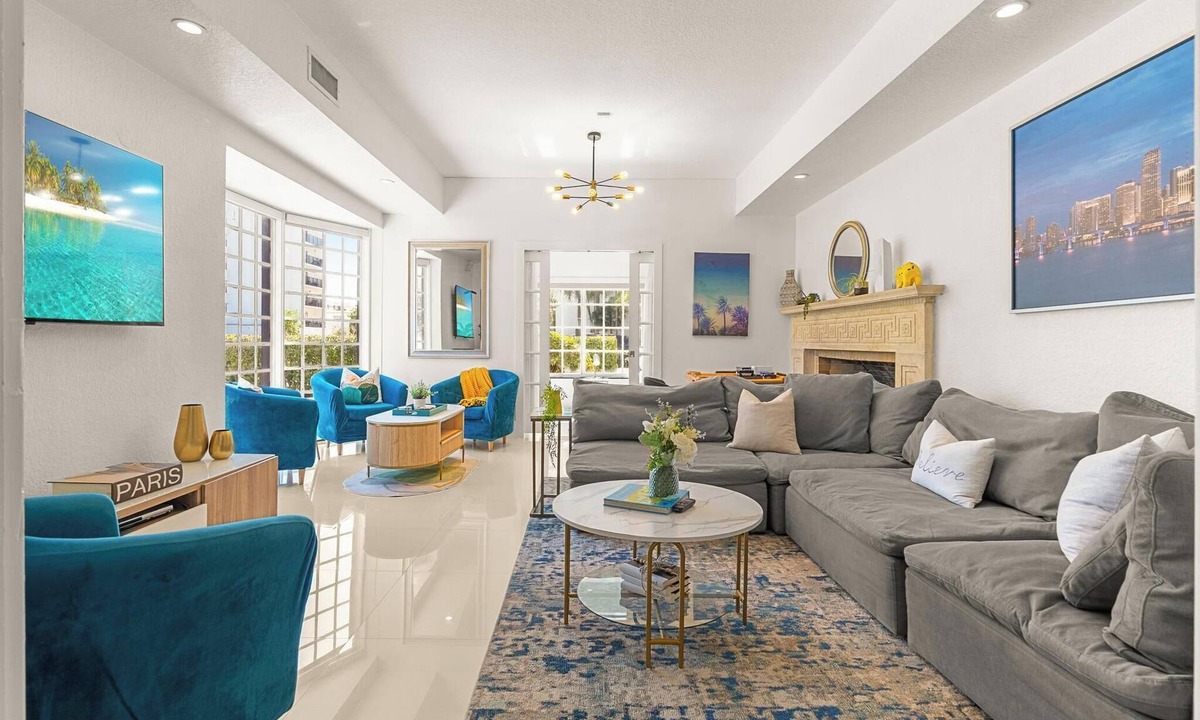 West Avenue Villa | DIAMOND GREAT VILLA FOR LARGE GROUPS IN THE HEART OF SOUTH BEACH!