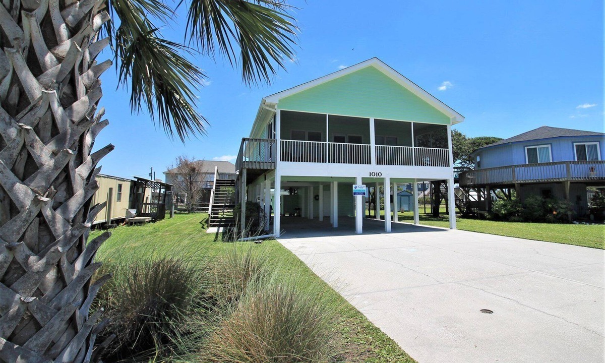 Surf City House | Discover My 4 Beaches in Surf City, NC: a spacious 3-bedroom home for 10!