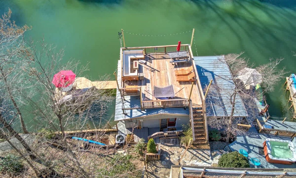 Lake Lure House | Dog Friendly Tiny House On Lake Lure Private Dock