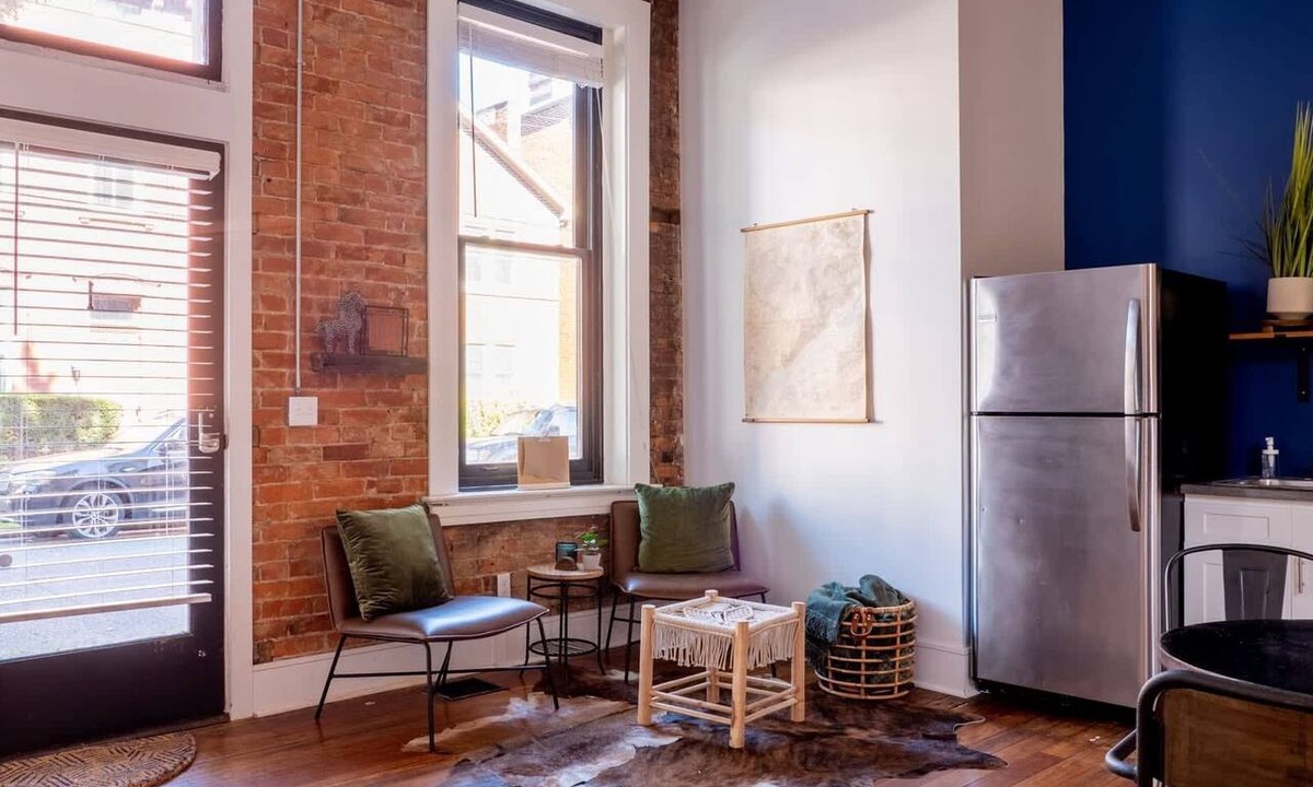 Covington Apartment | Downtown Covington—Near Shopping, Bars, Cincinnati