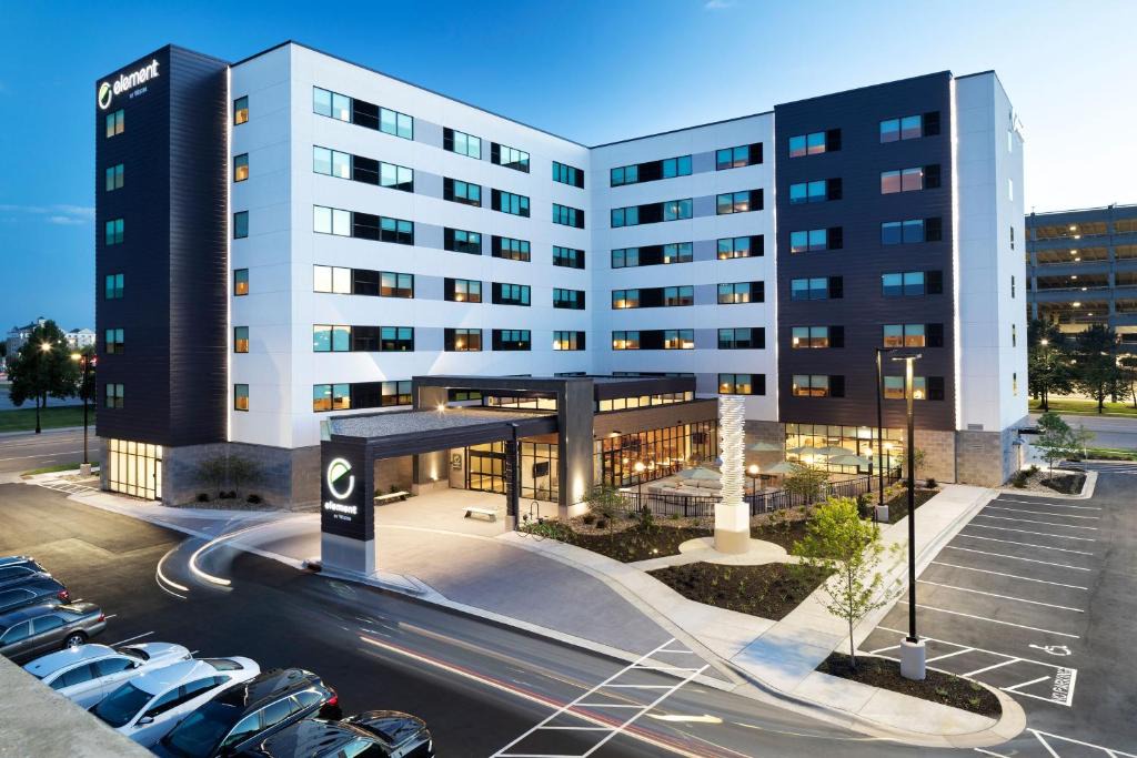 South Loop Hotel | Element by Marriott Bloomington Mall of America