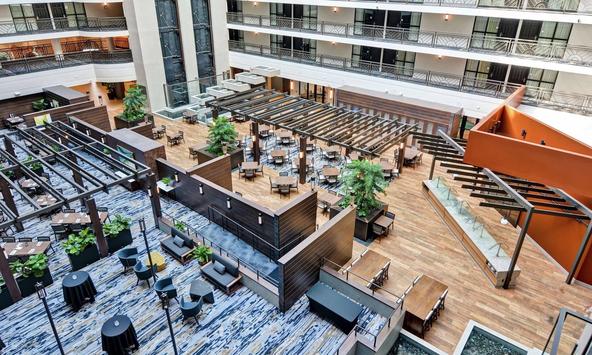 South Loop Hotel | Embassy Suites by Hilton Minneapolis Airport