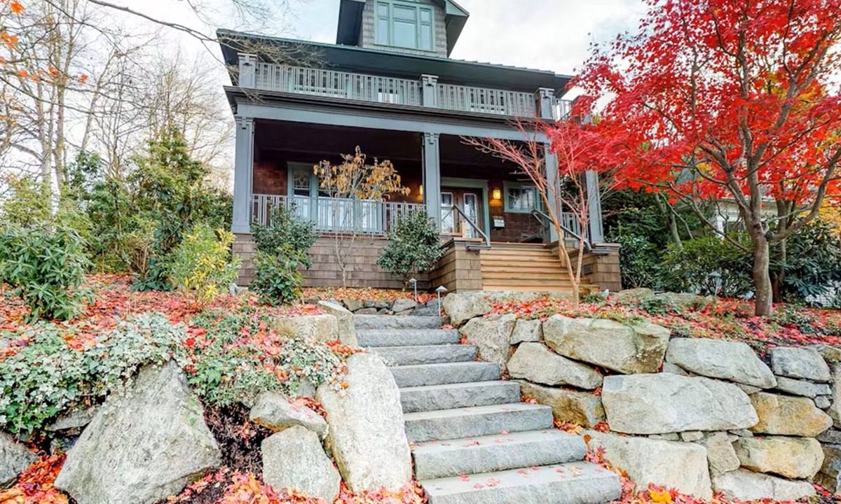 Capitol Hill House | Fabulous 5-bedroom historic house in charming Seattle neighborhood