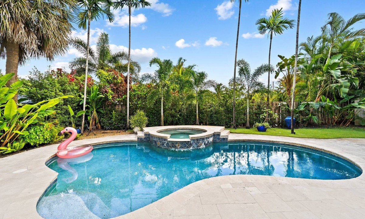 Poinsettia Heights House | Fort Lauderdale~Saltwater Pool~Near Beach~Spacious