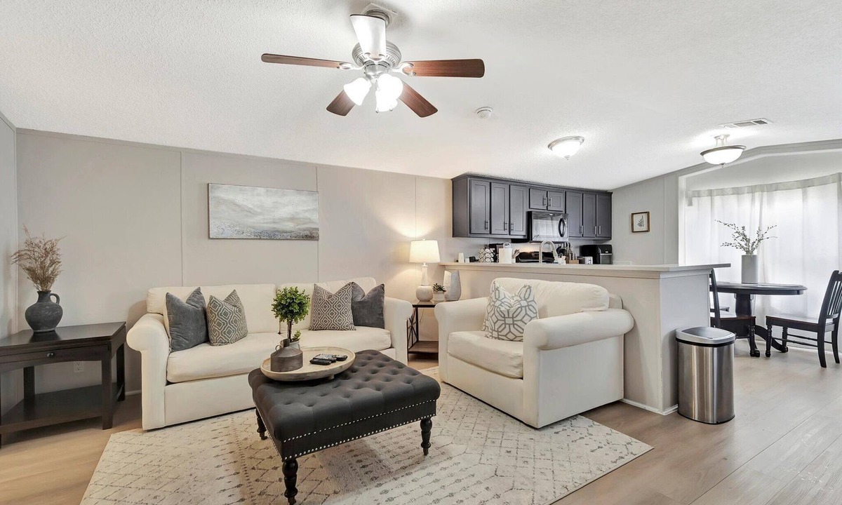 Pasadena House | Fully private freestanding home with yard and private parking