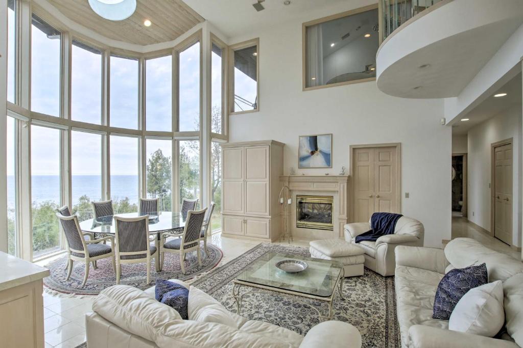 Egg Harbor House | Grand Egg Harbor Home w/Stunning Lake Views!