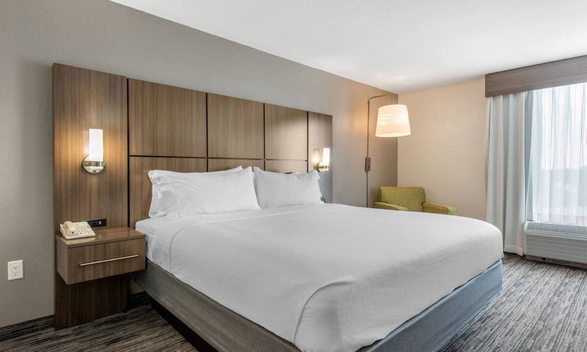 Tropic Hotel | Group Getaway | 3 Modern Units | Pool Access | Near Brevard Zoo - 0.8 miles