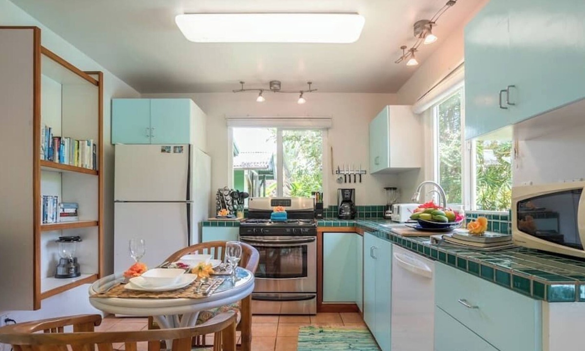 Haiku House | Haleakala Cottage - private hot tub, pool access