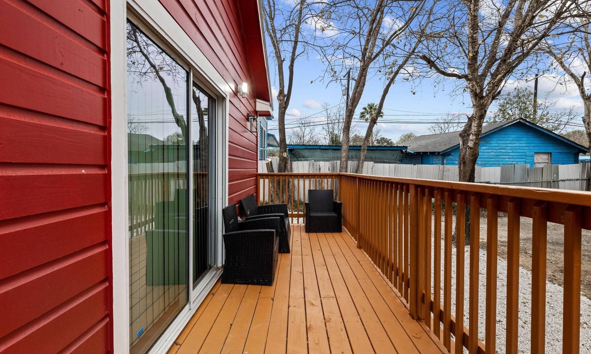 Near East Side House | Inviting 4BR 2 5BA Downtown Home With Ample Space