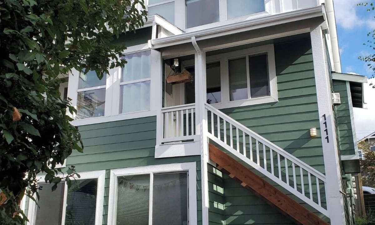 Atlantic House | Judkins Park Light Rail Townhouse Haven