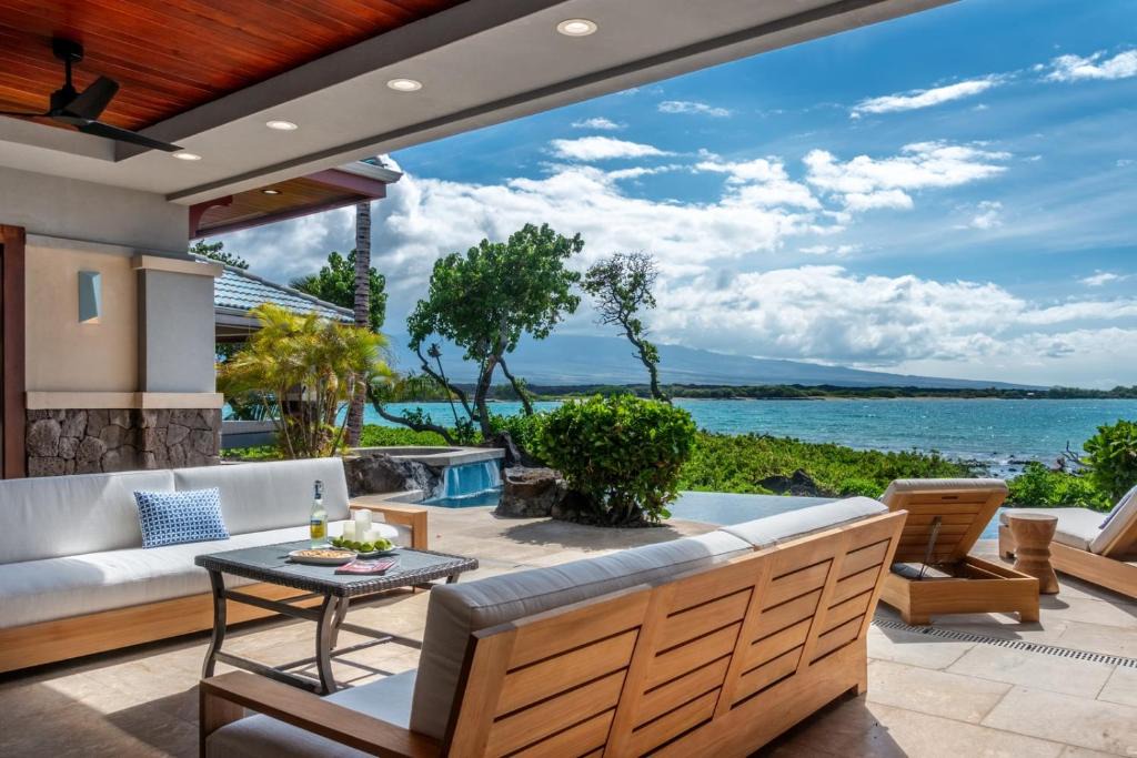 Waikoloa House | Kolea Kai Oceanfront 4 BR Sleeps 11 Perfect for Couples Complimentary Car with 6 Nights Hale Nani by KBM