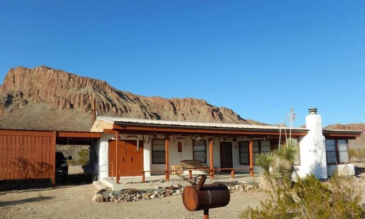 Terlingua House | La Paloma Triste: Classic Adobe Near Big Bend NP