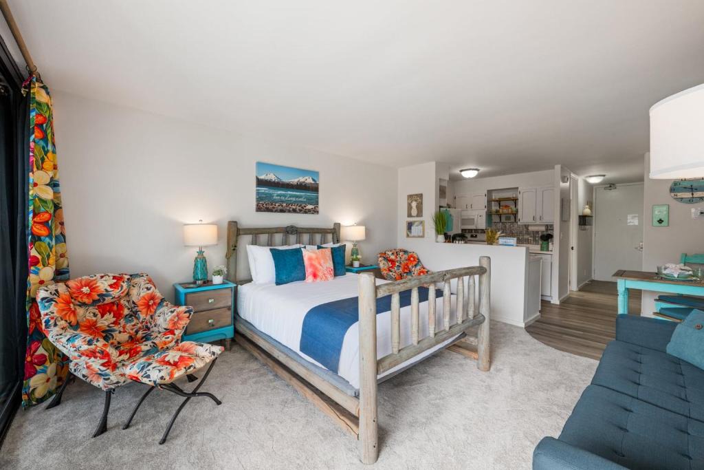 Historic Lahaina Front Street Apartment | Lahaina Shores Beach Resort 206