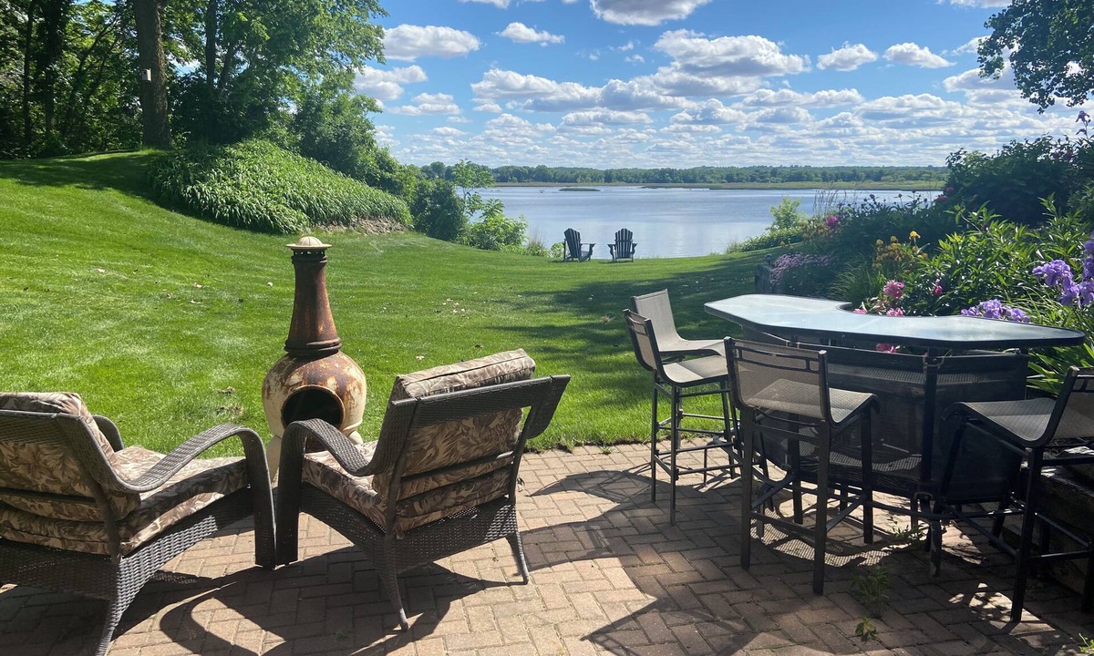Cannon Falls House | Lake Byllesby Paradise: Serene Lakefront Non-Smoking Home
