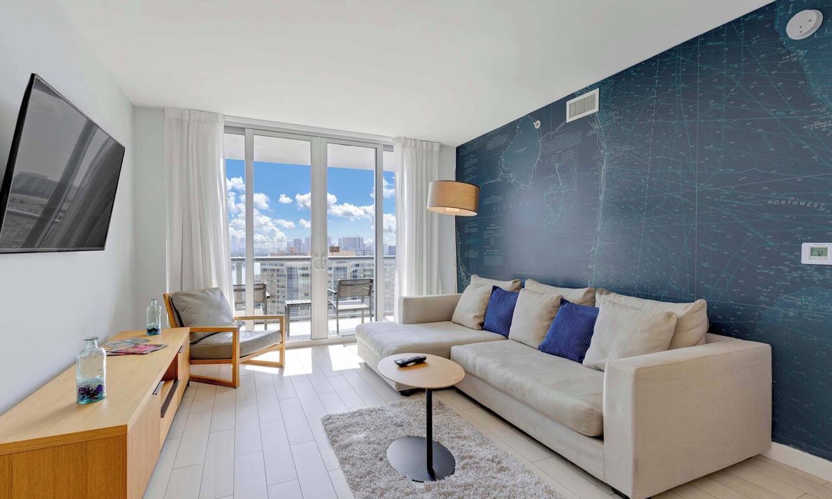 Hallandale Beach Apartment | Large 2-Bedroom Condo Near Ocean w Amenities 1709